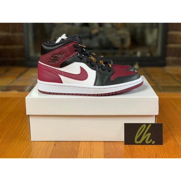 Size 7 w Air Jordan 1 Mid "Dark Beetroot" - Picture 3 of 5